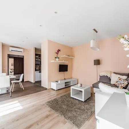 Klauzal 32 * Budapest