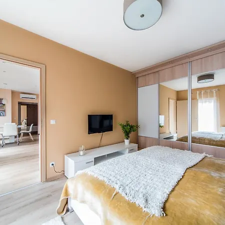 Klauzal 32 * Budapest